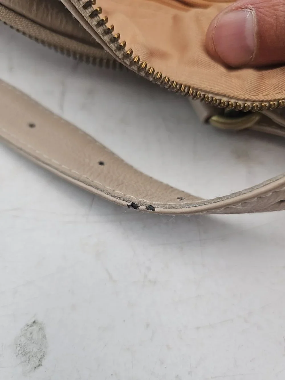 MANDRN Beige Leather Belt Bag